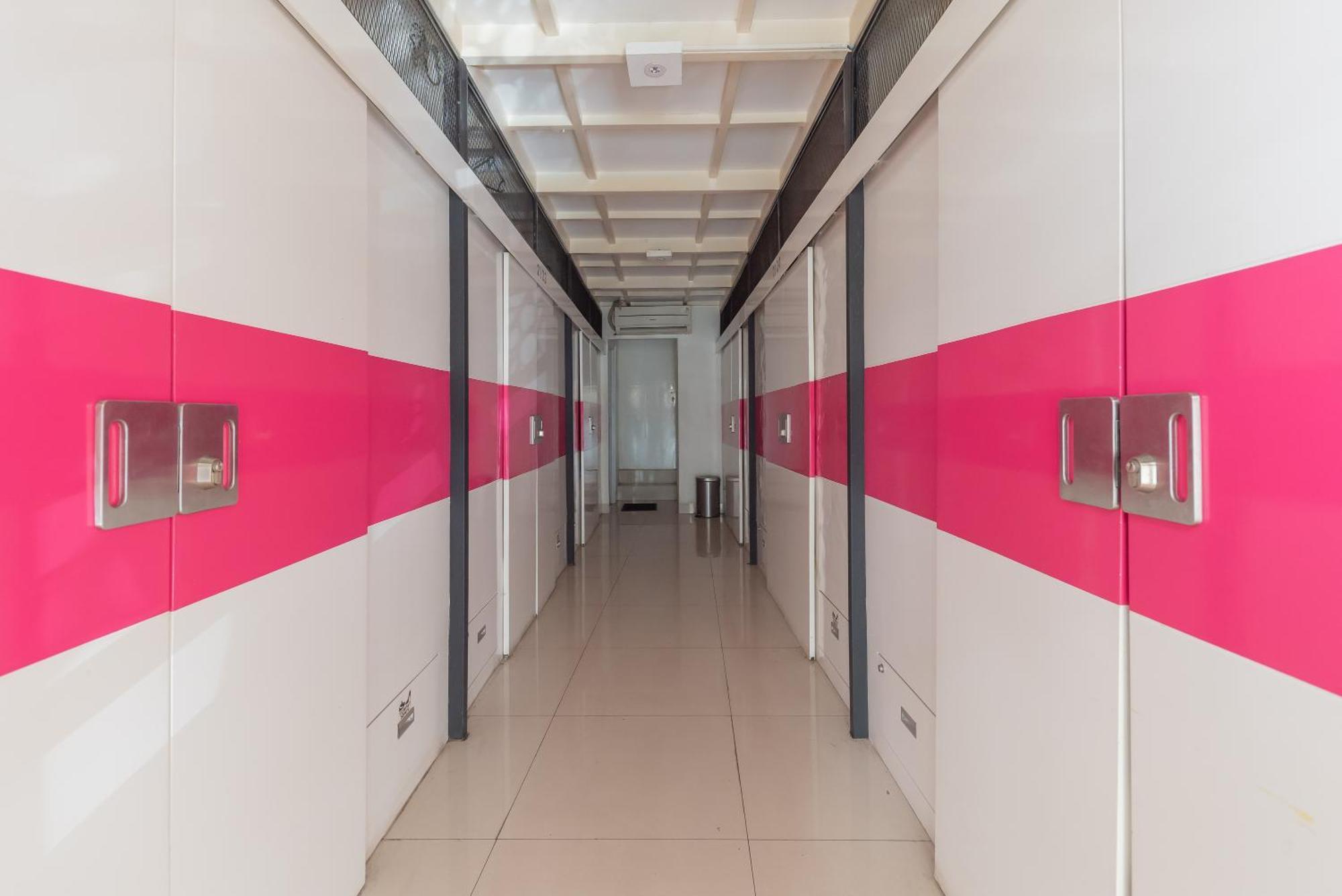 Reddoorz Hostel At Kiara Cozy Kircon Bandung Buitenkant foto