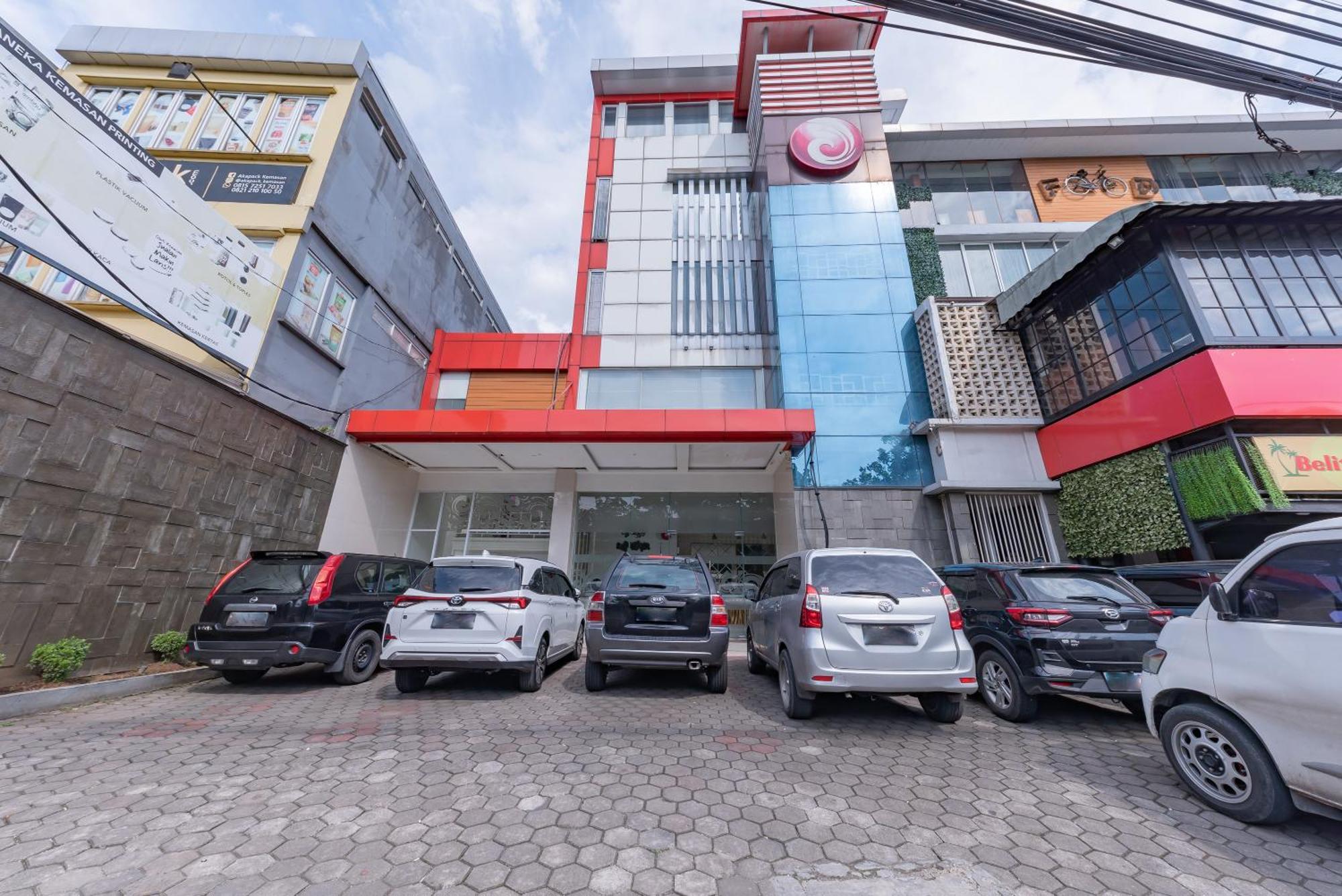 Reddoorz Hostel At Kiara Cozy Kircon Bandung Buitenkant foto